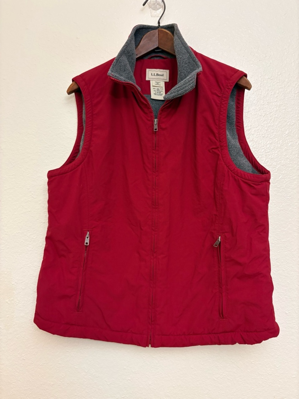 L.L. Bean Red Vest M Full Zip Collared Pockets Sleeveless Women's